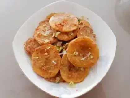 Make Salted egg and yellow potato chips step 5