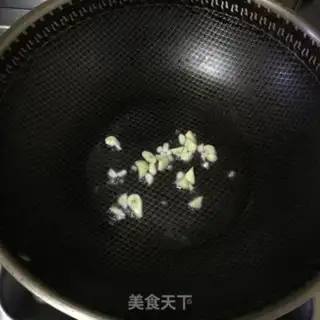 Make Eggs dry and fried step 0