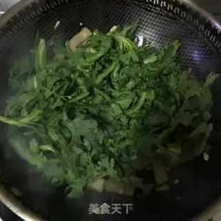 Make Eggs dry and fried step 2