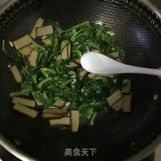 Make Eggs dry and fried step 3