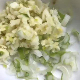 Make walnut oil and broccoli step 3