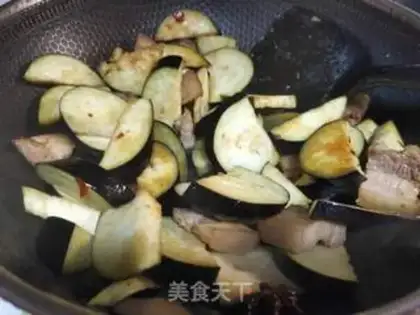 Make Red eggplant noodles step 4