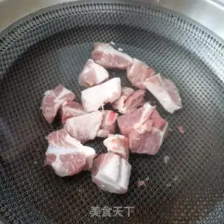 Make Pork crumbs step 1