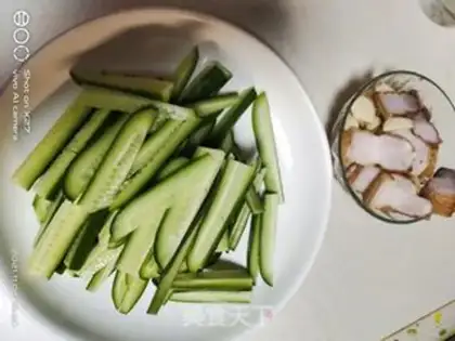 Make Five flowers, cucumber step 0