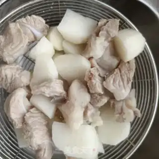 Make Pork crumbs step 3
