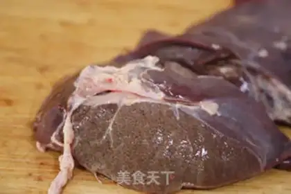 Make Coldly mixed with pig liver step 2