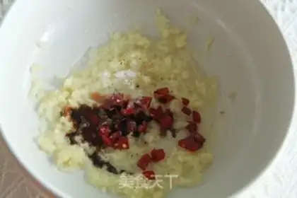 Make Garlic fan clams roast shrimp step 7