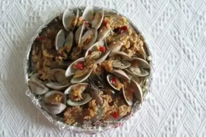 Make Garlic fan clams roast shrimp step 8