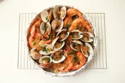 Make Garlic fan clams roast shrimp step 10