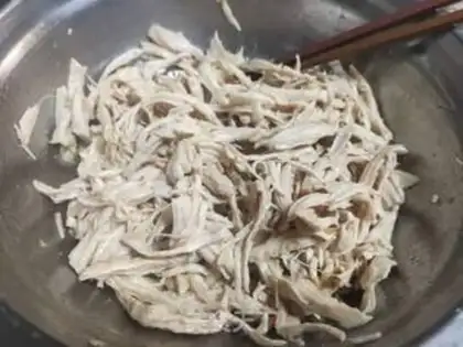 Make Spicy hands tore chicken silk step 2