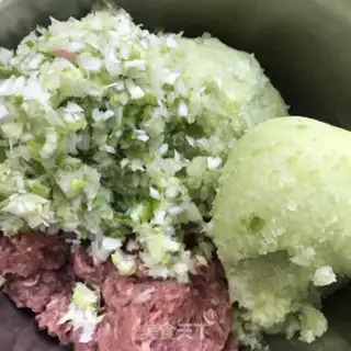Make A tarp radish, a lamb dumpling step 3