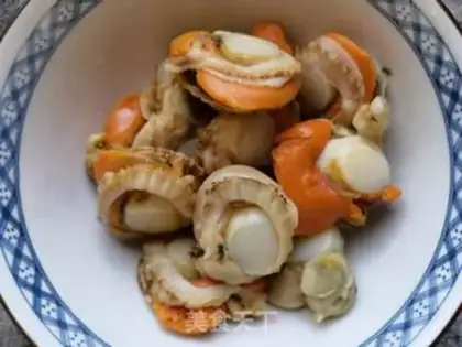 Make A fragrance with scallops step 1