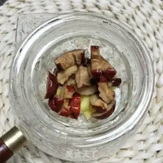Make Sweet ginger date tea step 1