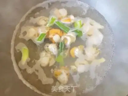 Make A fragrance with scallops step 4