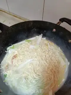 Make Onion egg noodles step 3