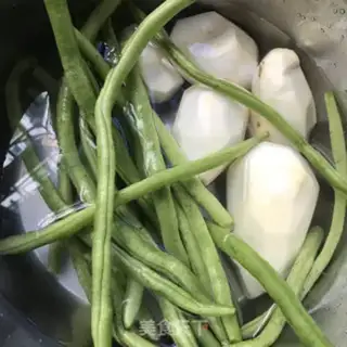 Make Spicy chickens step 1