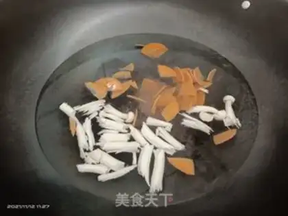 Make Duck fungus mushroom soup step 1