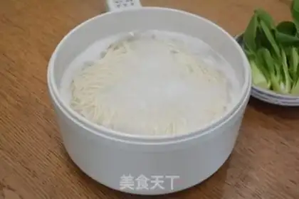 Make Spicy noodles step 1