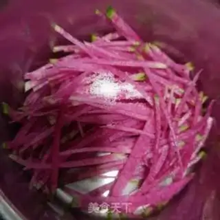 Make Beef with radish step 1