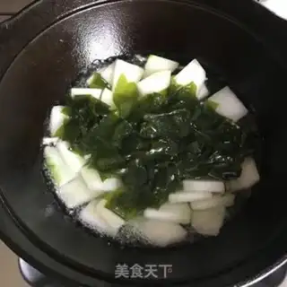 Make Clothes and melon soup step 2