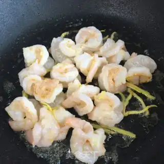 Make Shrimp eggs fried step 5