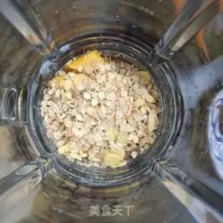 Make The mango milkshake step 1