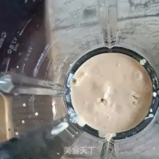 Make The mango milkshake step 3