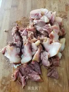 Make Cold-headed pork step 1