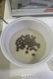 Make Caramel milk tea step 0