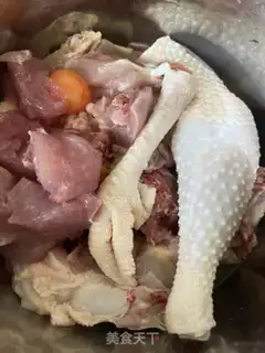 Make Five fingers of peach chicken soup step 0