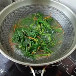 Make Spinach with garlic sausage step 4
