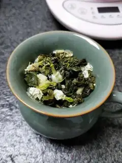 Make Apple jasmine tea step 2
