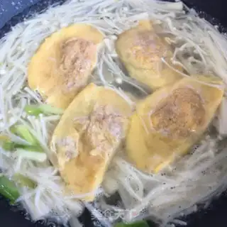 Make Gincreas, egg dumpling soup step 5