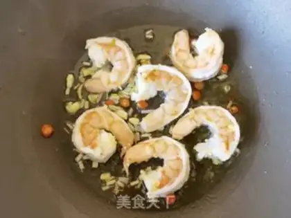 Make Black pepper sauce, shrimp step 8