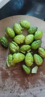 Make Rock-and-martial olive chop soup step 1