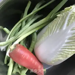 Make The bouquet of yellowwood step 0