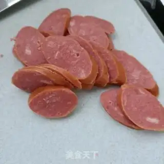 Make Spinach with garlic sausage step 8