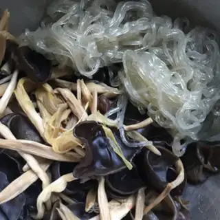 Make The bouquet of yellowwood step 3