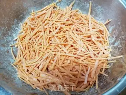 Make Steamed carrots and celery leaves and mollies step 1