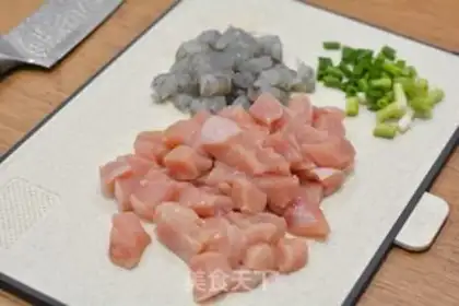 Make Tomato soup, chicken and shrimp step 3