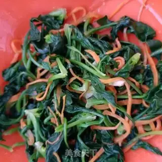 Make Spinach with garlic sausage step 10
