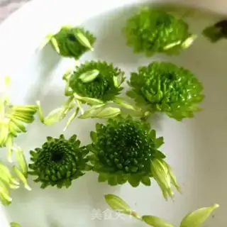 Make Lotus heart tea step 1