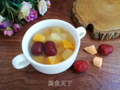 Make Red dates, sweet potatoes, apple soup step 2