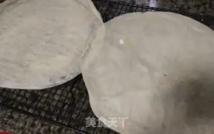 Make Water boiled with potatoes and egg skin step 3