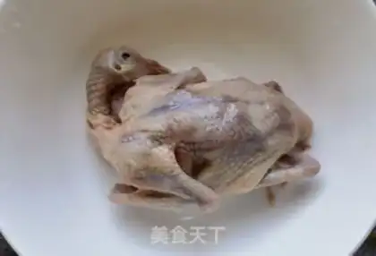 Make Worm grass and pigeon soup step 1