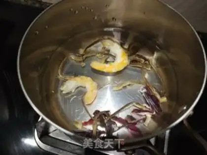 Make Water boiled with potatoes and egg skin step 5