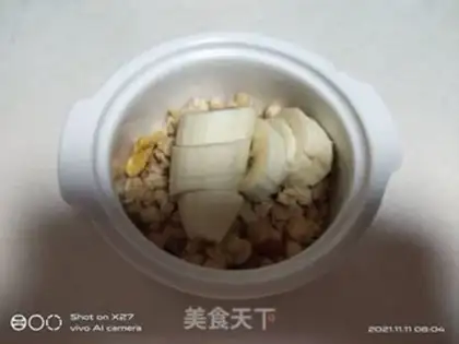 Make Banana oatmeal milk step 1