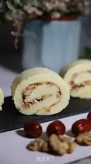 Make A walnut roll of red dates step 13