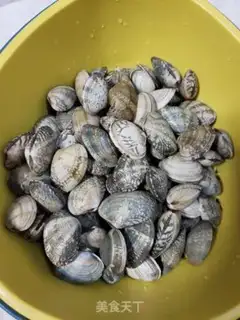 Make Scrambled clams step 0