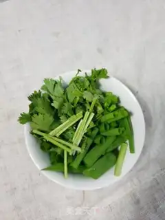 Make Scrambled clams step 1